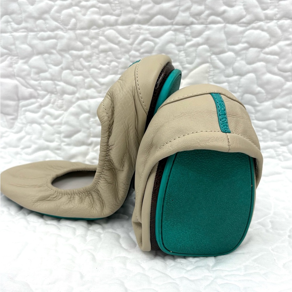 Tieks 8